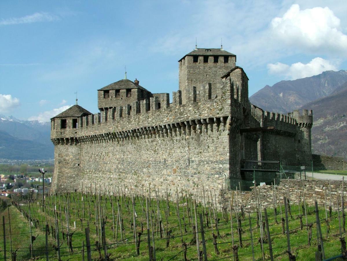 Bellinzona Piazza Collegiata Apartment Exterior photo