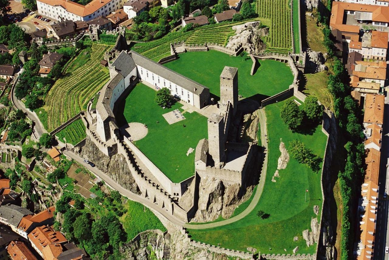 Bellinzona Piazza Collegiata Apartment Exterior photo